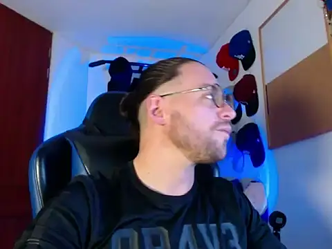 kurt xx online show from November 17, 12:41 pm