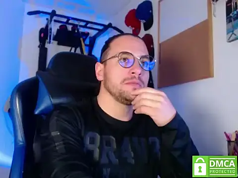 Snapshot of kurt_xx chatting on October 30, 1:12 pm kurt xx online show from October 30, 1:12 pm