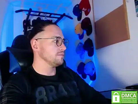 Snapshot of kurt_xx chatting on October 12, 5:51 pm kurt xx online show from October 12, 5:51 pm