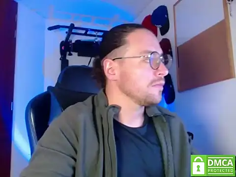 Snapshot of kurt_xx chatting on October 23, 12:30 pm kurt xx online show from October 23, 12:30 pm