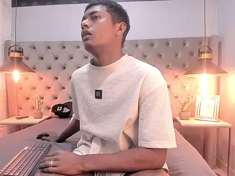 MorenitoDigno online show from October 21, 7:28 pm