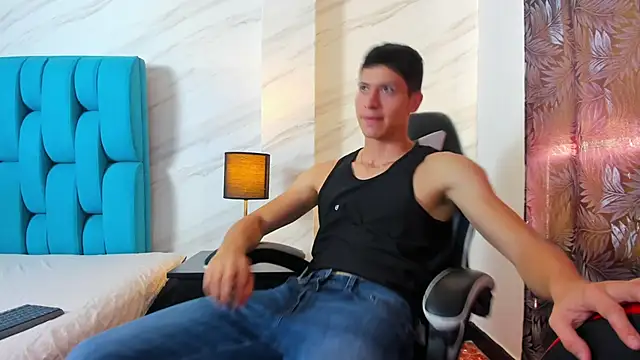 Snapshot of Tyler__Colt chatting on October 16, 6:49 pm Tyler  Colt online show from October 16, 6:49 pm