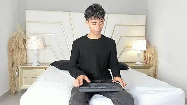 Snapshot of Zahir_Ashar chatting on October 16, 11:40 am Zahir Ashar online show from October 16, 11:40 am