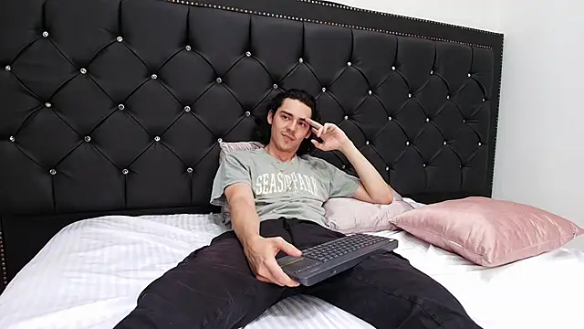 AngelMonets online show from October 18, 4:01 pm