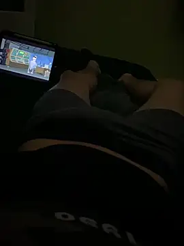 Snapshot of Joven_Modelo chatting on October 15, 6:21 am Joven Modelo online show from October 15, 6:21 am