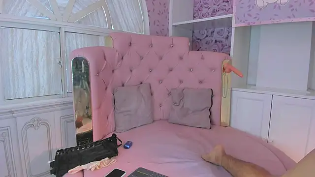 Snapshot of DirtyMike69_ chatting on October 24, 7:37 pm DirtyMike69  online show from October 24, 7:37 pm