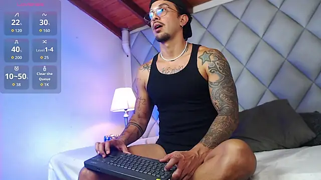 Liam Espinoza online show from October 27, 7:38 pm