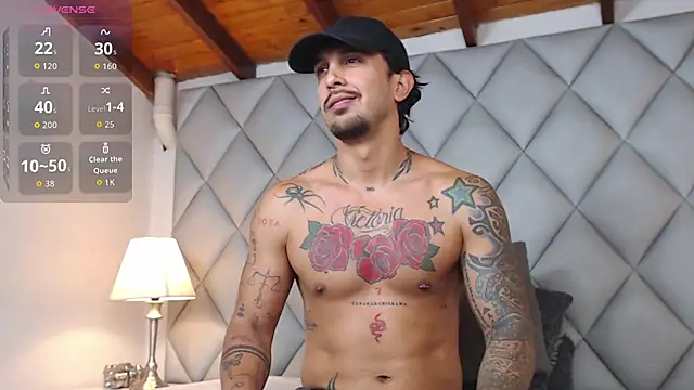 Liam Espinoza online show from October 31, 7:17 pm