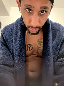 MrDLlongcrippler10inch online show from October 28, 7:16 pm