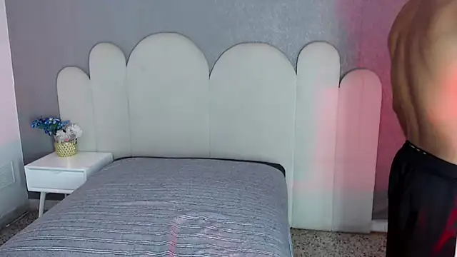 dani dickk  online show from November 5, 2:35 am