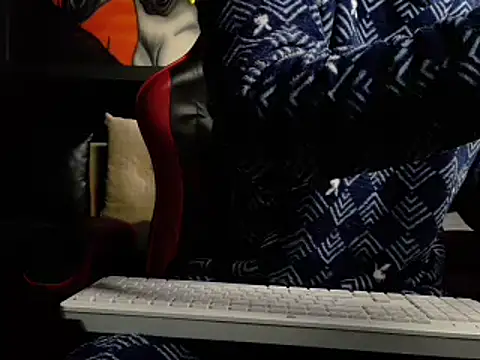 Snapshot of Molotov_Explosive chatting on October 24, 1:24 pm Molotov Explosive online show from October 24, 1:24 pm