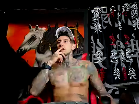 Snapshot of Molotov_Explosive chatting on October 16, 1:46 am Molotov Explosive online show from October 16, 1:46 am