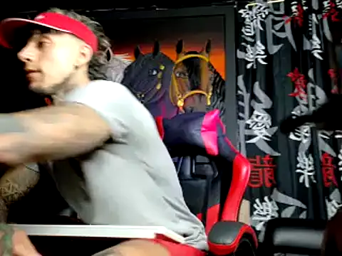 Snapshot of Molotov_Explosive chatting on October 14, 12:28 am Molotov Explosive online show from October 14, 12:28 am