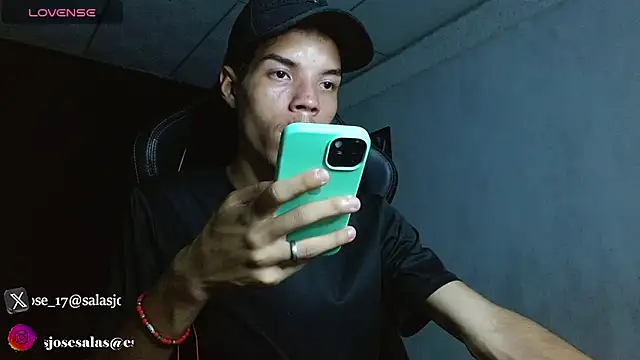 jhojan foxxx  online show from December 21, 8:39 pm