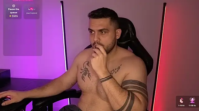 Danielbateson online show from January 18, 7:05 pm