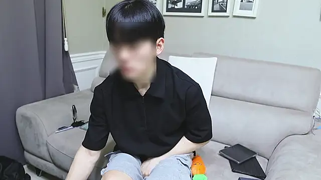 koreanboy2341 online show from June 12, 2:48 pm