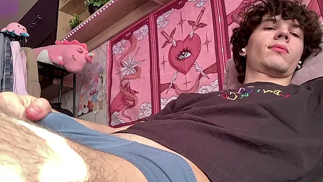Jeremy1Scott online show from May 4, 4:58 am