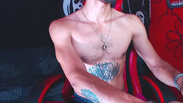 Snapshot of Monsterdominationx chatting on October 15, 9:28 am Monsterdominationx online show from October 15, 9:28 am