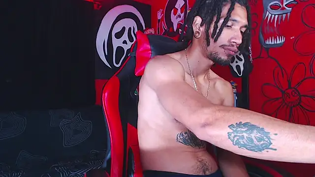 Snapshot of Monsterdominationx chatting on October 17, 12:53 pm Monsterdominationx online show from October 17, 12:53 pm