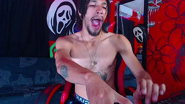 Snapshot of Monsterdominationx chatting on October 26, 1:02 pm Monsterdominationx online show from October 26, 1:02 pm