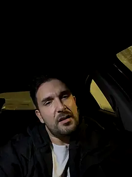 Snapshot of ReDiBastoni90 chatting on October 21, 10:34 pm ReDiBastoni90 online show from October 21, 10:34 pm