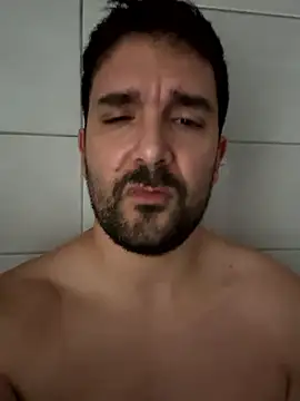 Snapshot of ReDiBastoni90 chatting on October 25, 9:11 am ReDiBastoni90 online show from October 25, 9:11 am