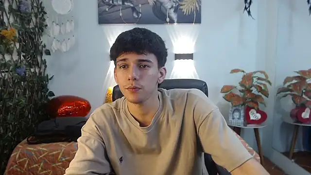 AmethystShadow17 online show from April 1, 3:19 am