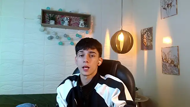 AmethystShadow17 online show from April 27, 8:25 pm