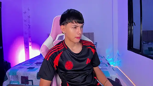 Axel Cody  online show from March 6, 11:40 am