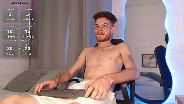 MATEO HUNTER online show from April 12, 9:49 pm