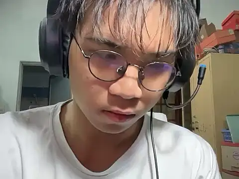 kave2033 online show from November 30, 3:36 pm