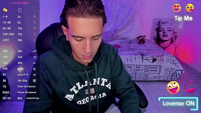 Hayden Boy  online show from December 17, 4:09 am