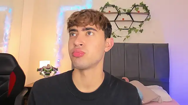 JustinCastiblanco online show from January 19, 11:23 am