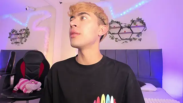 JustinCastiblanco online show from October 20, 11:36 am