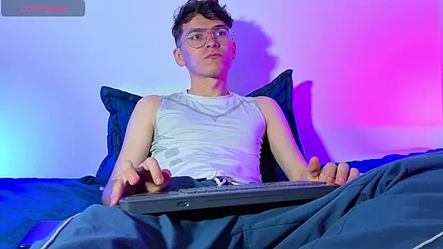 dani angel dark online show from April 23, 7:05 pm