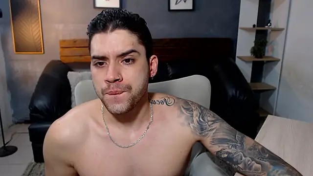 Mike montoya01 online show from May 20, 8:15 pm
