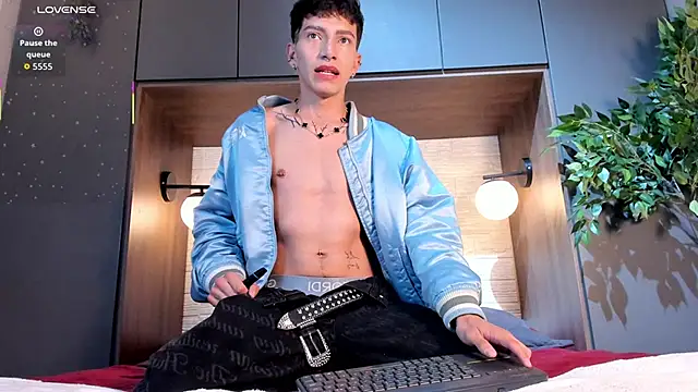 Tiam muller online show from December 17, 4:20 am