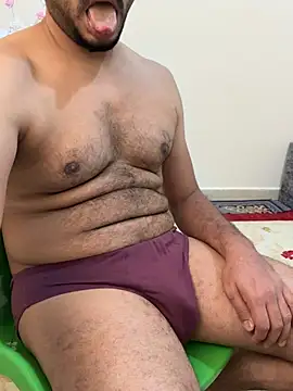 Handsome8677 online show from April 7, 7:30 am