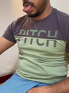 Handsome8677 online show from April 23, 11:26 am