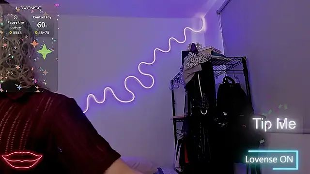 Lyric Mirage online show from March 12, 9:44 pm