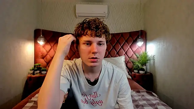 KevinMilky online show from March 29, 7:36 pm