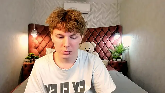 KevinMilky online show from March 21, 8:30 am