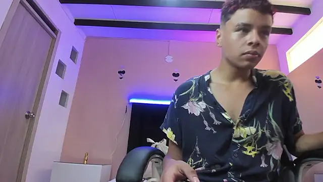 Xavier Fox    online show from March 19, 8:23 pm