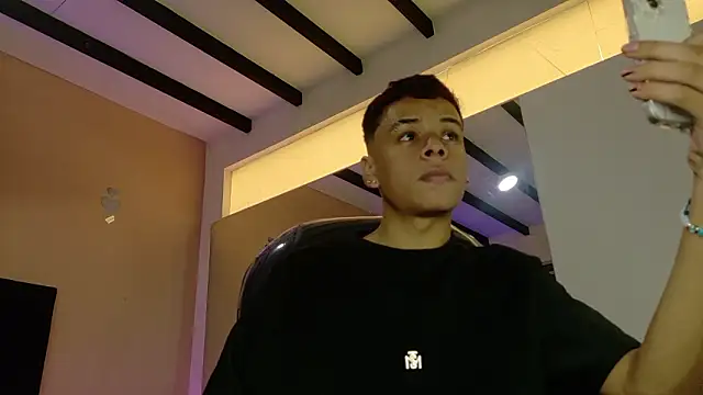 Xavier Fox    online show from March 17, 8:00 pm