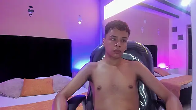 Xavier Fox    online show from March 24, 8:24 pm