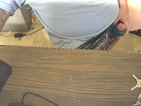 awynn1980 online show from February 18, 4:04 pm