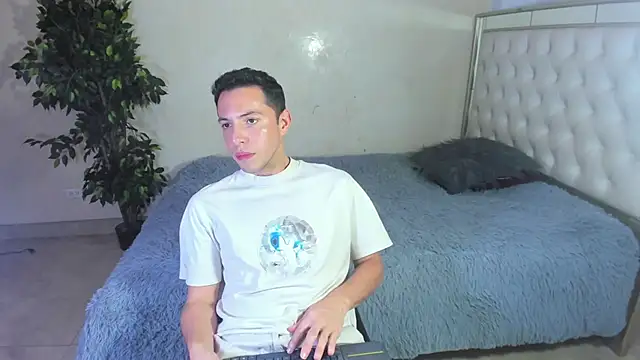 IM EMILIANOLUX online show from October 28, 10:01 pm