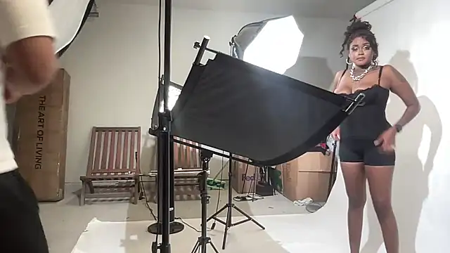 LawChat2025 online show from October 23, 8:23 pm