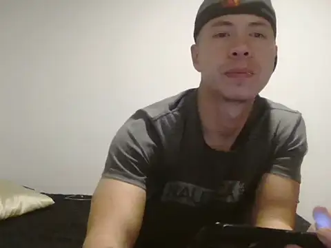 Carlomorelo online show from October 27, 1:30 am