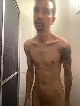 leozin01 online show from April 21, 1:06 pm